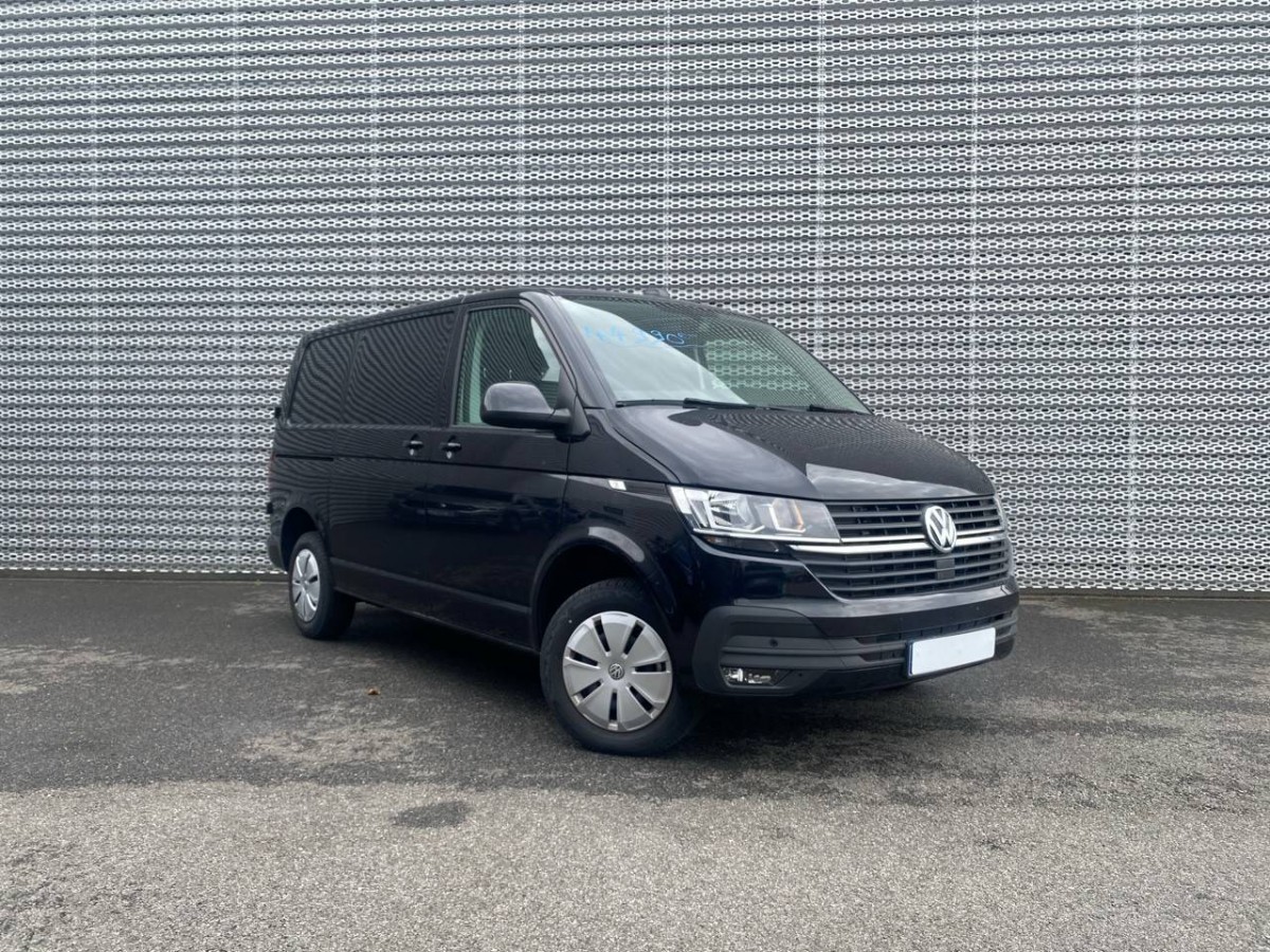 VOLKSWAGEN UTILITAIRES TRANSPORTER 6.1 VAN à Montargis