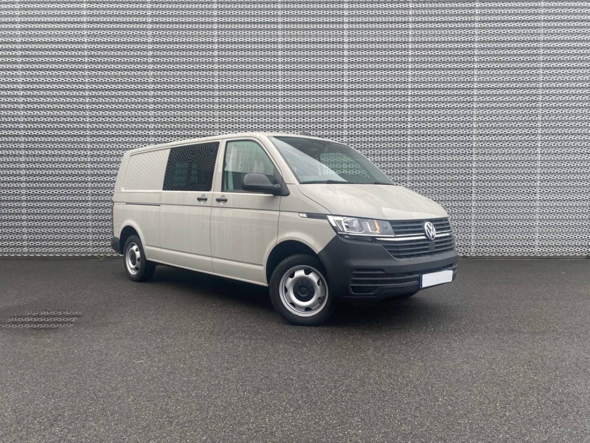 VOLKSWAGEN UTILITAIRES TRANSPORTER 6.1 VAN à Montargis